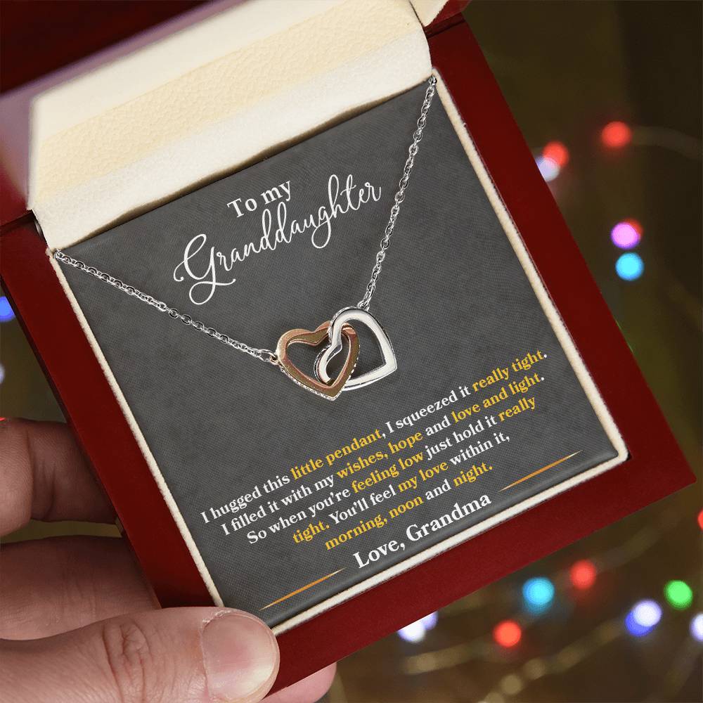 💞 To My Granddaughter – Interlocking Hearts Necklace | “You’ll Feel My Love” Message Card from Grandma