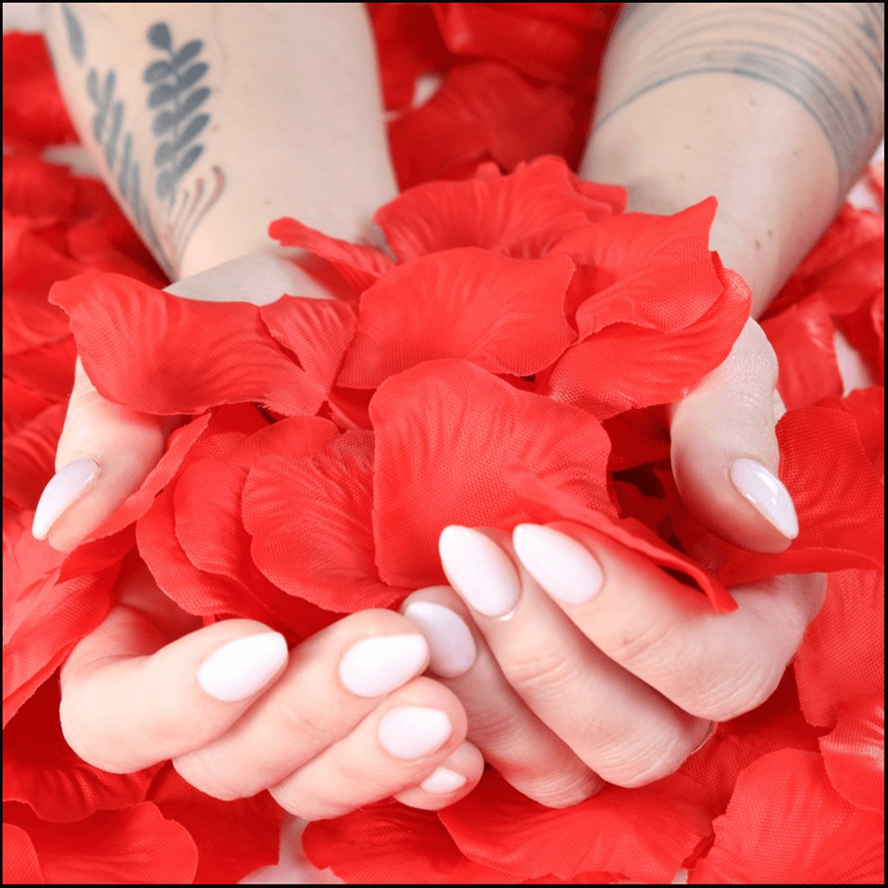 🌹 Rose Petals – With Qualified Purchase | Romantic Add-On for a Stunning Gift Presentation